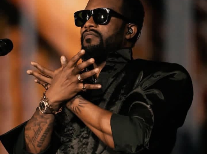 Fally Ipupa marque l’histoire avec un double Stade de France